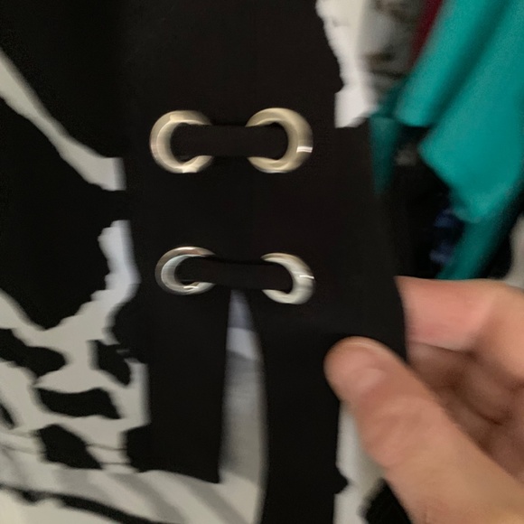 Joseph Ribkoff 16 black/white top - Picture 5 of 5